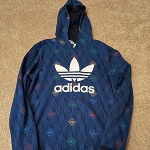 Youth Adidas hoodie in EUC size Lg